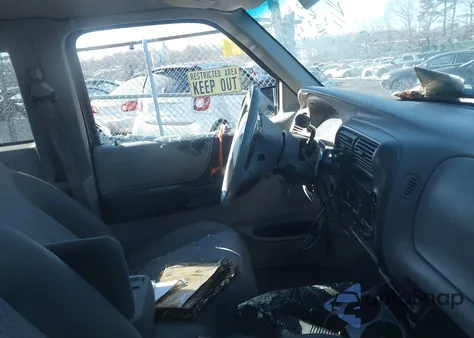 2001 Mazda B3000 Se z USA, uszkodzony, nr VIN 4F4ZR17U81TM25937